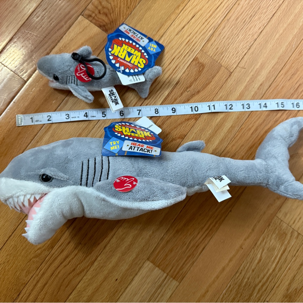 New Shark Week Discovery Great White Set 16” plush toy and 7” keychain